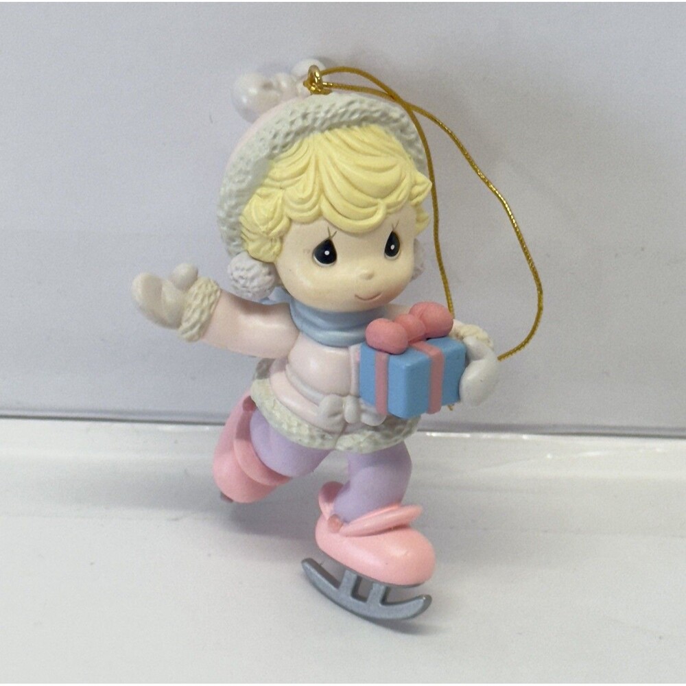 Precious Moments Ornament Girl Ice Skating 1995 Collection Home For The Holidays